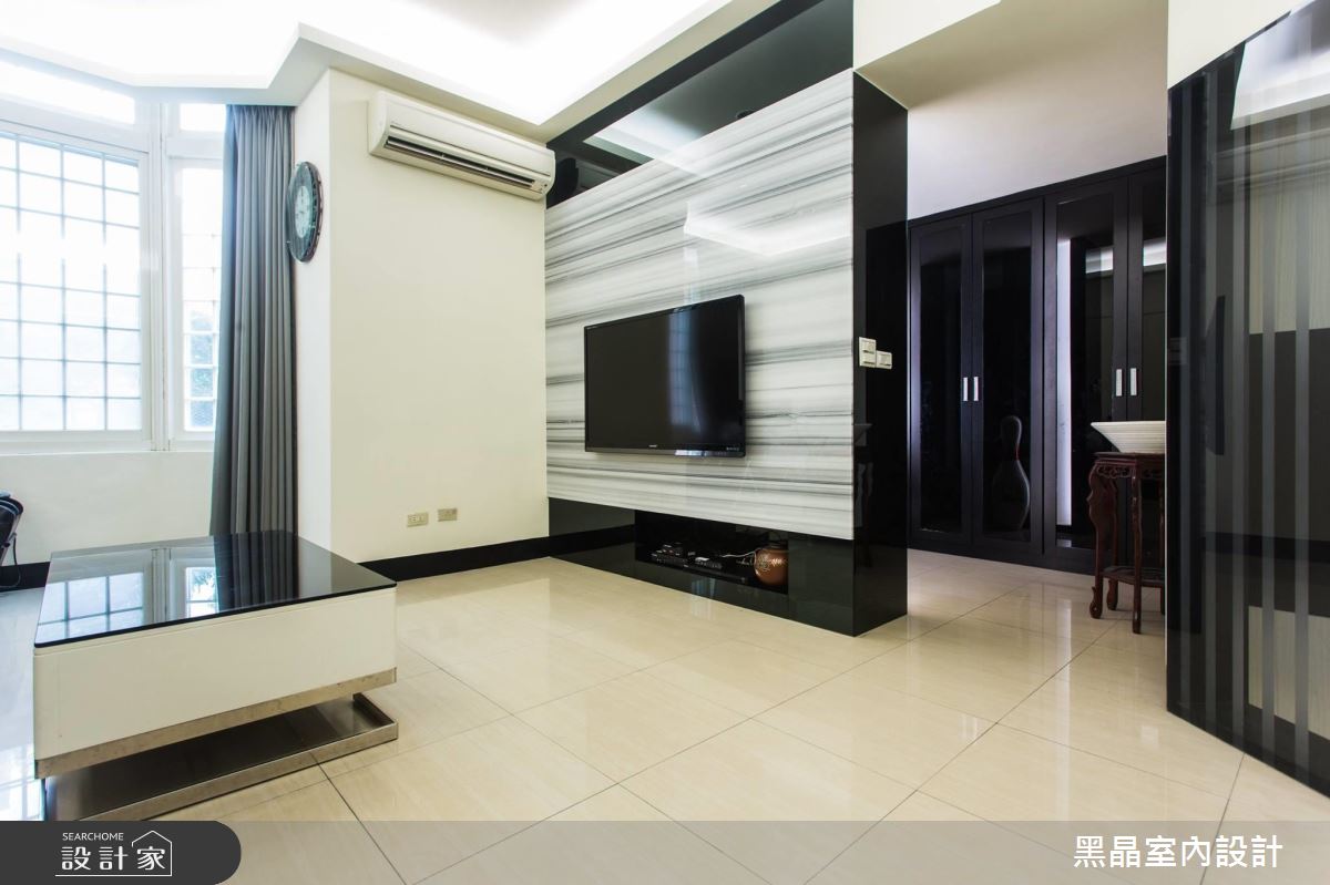 我家也有專屬電影院！中古屋改造變身工業風潮宅