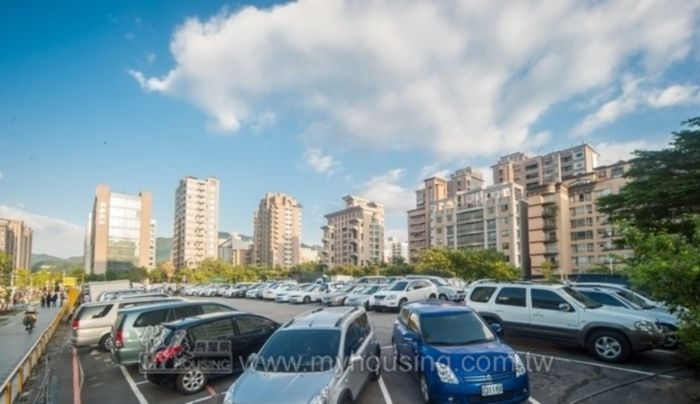 前4月商用不動產、土地成交量 合計近1,200億