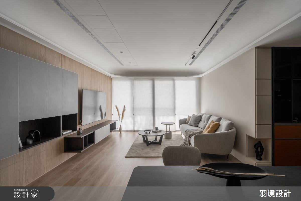 新成屋加入美型玄關、中島廚房、藝術走廊、與步入式更衣間，讓空間展現...