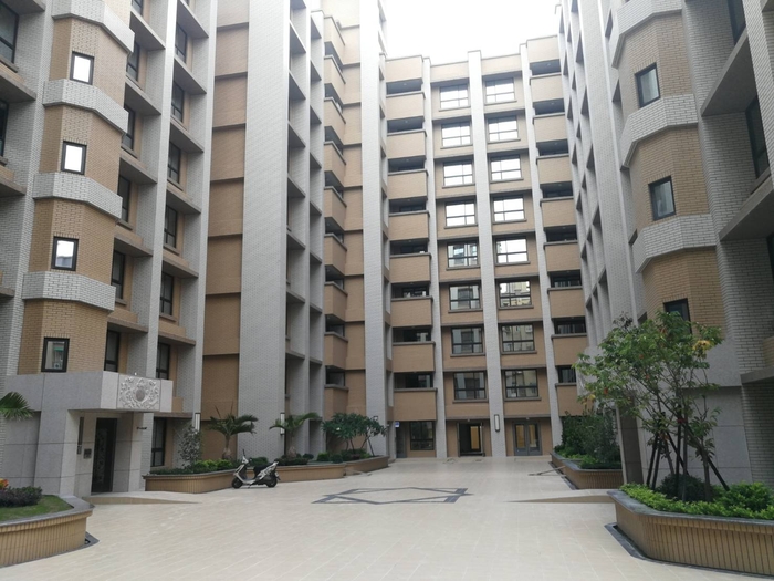 深淺層次完美均衡 現代簡約舒適小宅