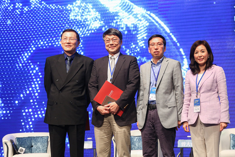 多個「＋」，互聯網商機大到難以想像