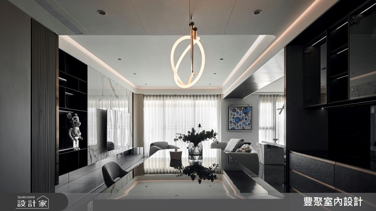 入住時尚奢華飯店風！大餐桌、吧檯、智能燈帶與更衣室，機能與美感兼備...