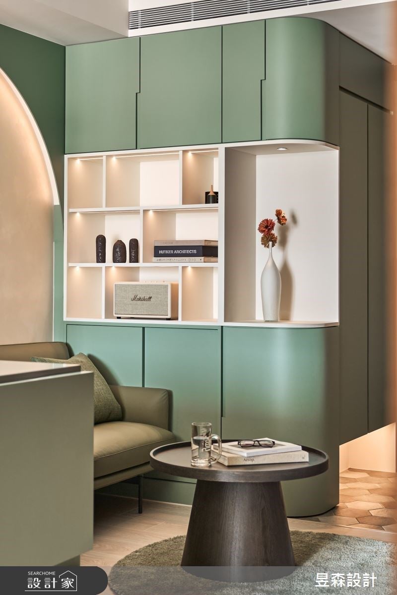 〔開箱影片〕15坪莫蘭迪綠網美宅，中島餐廚+花磚玄關，多機能收納與圓弧...