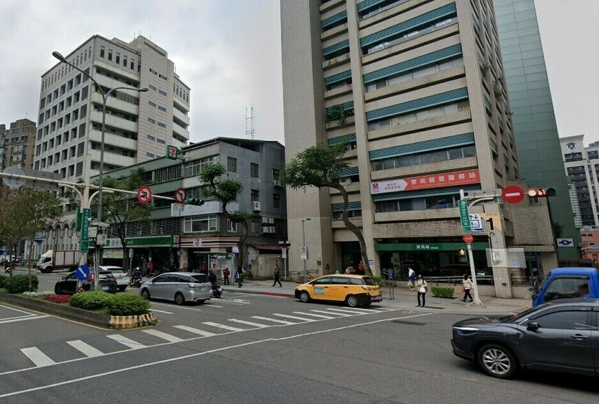 台北驚現『牙籤屋』亂象！33坪危老案竟能蓋大樓 專家怒批：都市癌細胞擴散