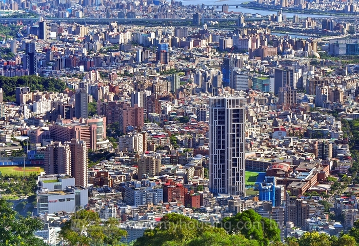 華固營收一百億　庫存土地四百億