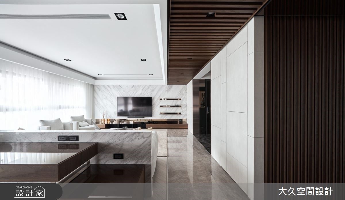 揮別制式豪宅的繁複華麗感！以材質串連，更突顯五星級飯店般的高雅品味