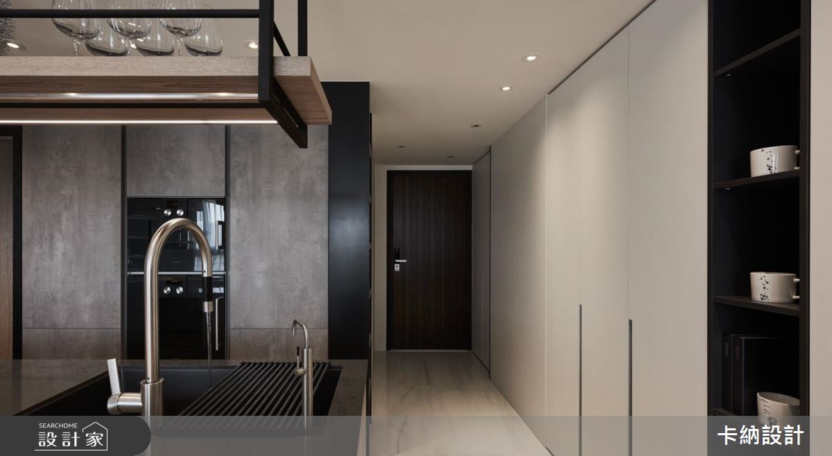 簡單卻超有品味！歡迎光臨小夫妻的 20 坪時尚家庭電影院！