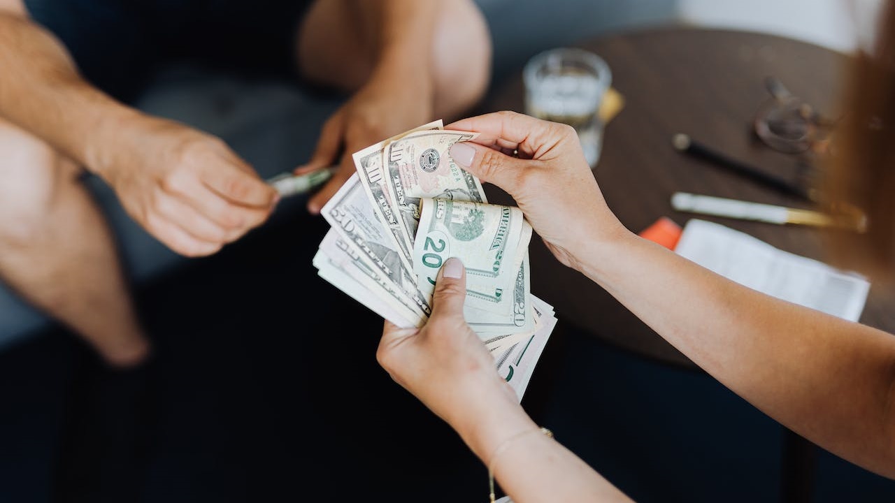 住免費的房子！老公每月付1萬5 她不滿：婆婆不該拿