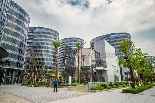 擇良木而居 企業總部進駐 拉抬區段房市