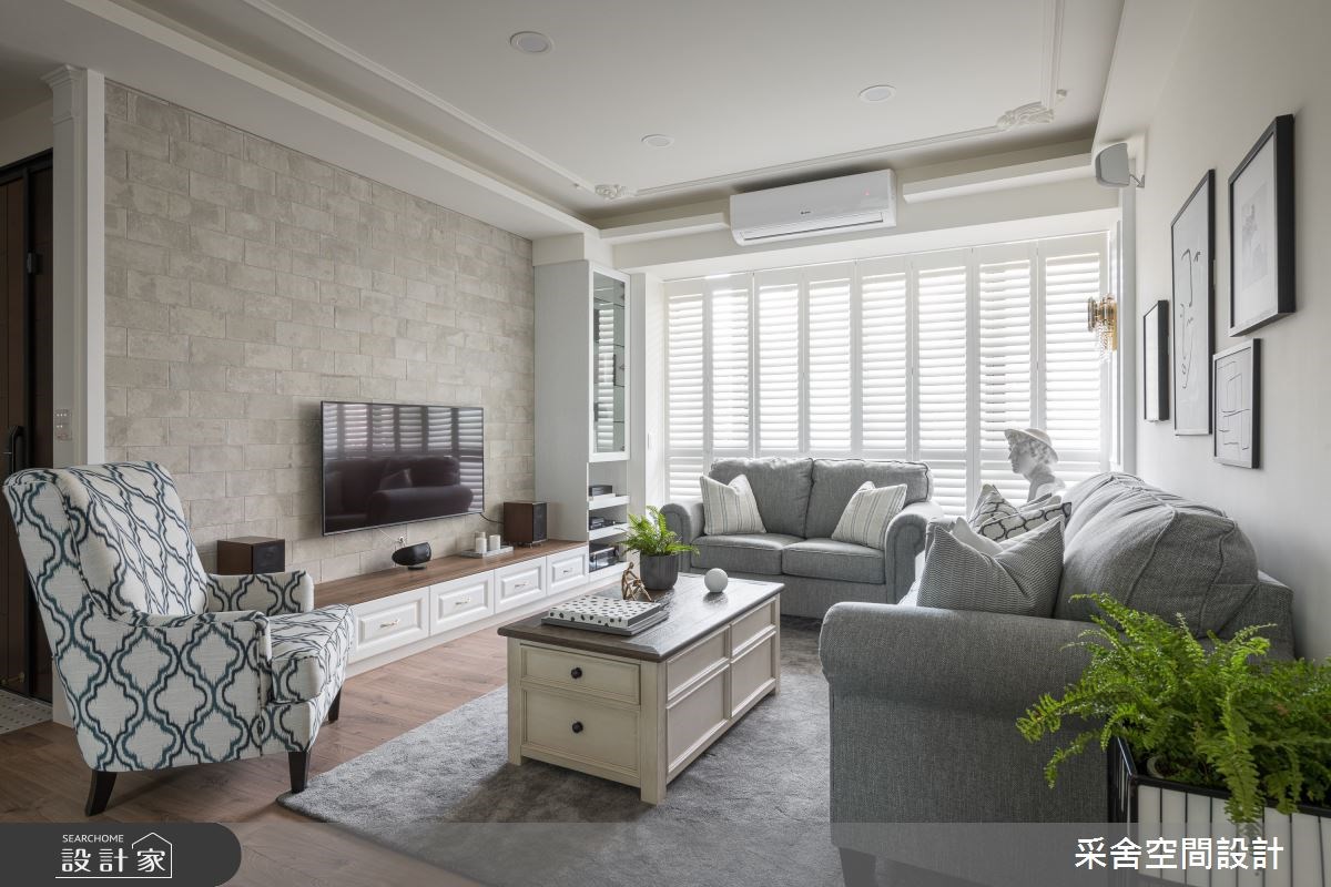 明亮純白洗去中古屋痕跡！迷人美式風登場，用花磚、水晶燈渲染浪漫氣息