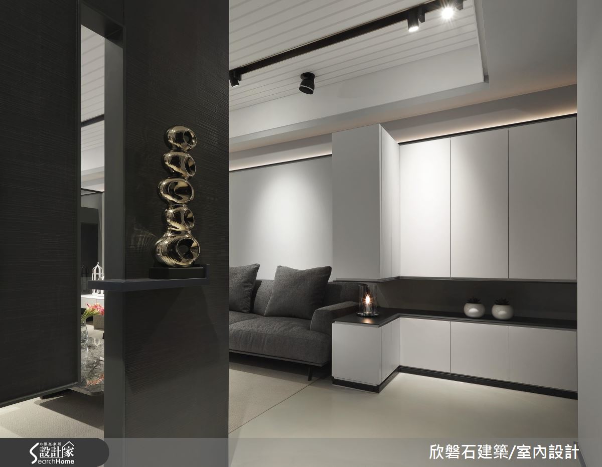 低調的高端品味！俐落線條x簡潔色塊打造現代風大宅