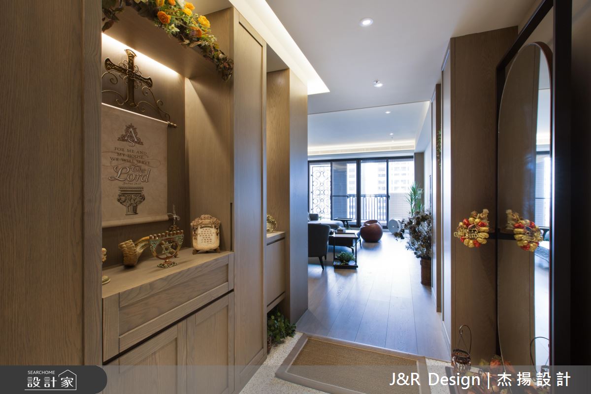 木材與光影合作無間！自然混搭退休宅人文氣質