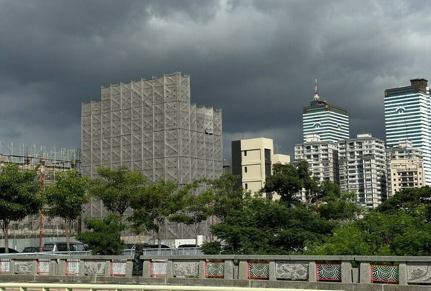 別被賞屋人潮騙了！賣厝阿明提醒：價格無感調整，一切都是假象