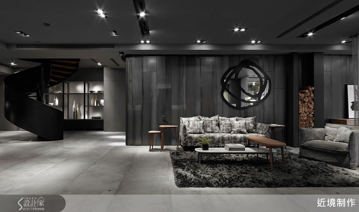 突顯商品質感，50度灰階的展演舞台