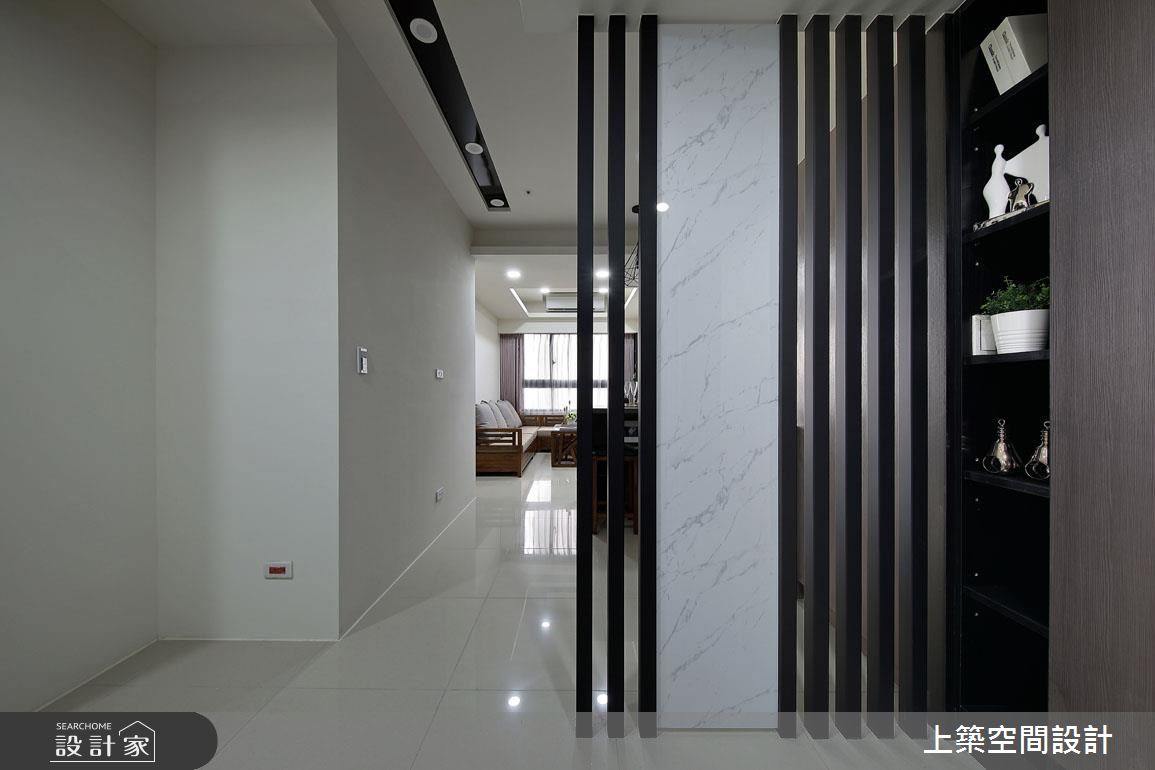 還給小宅流暢動線！巧妙化解 21 坪機能宅的樑柱難題