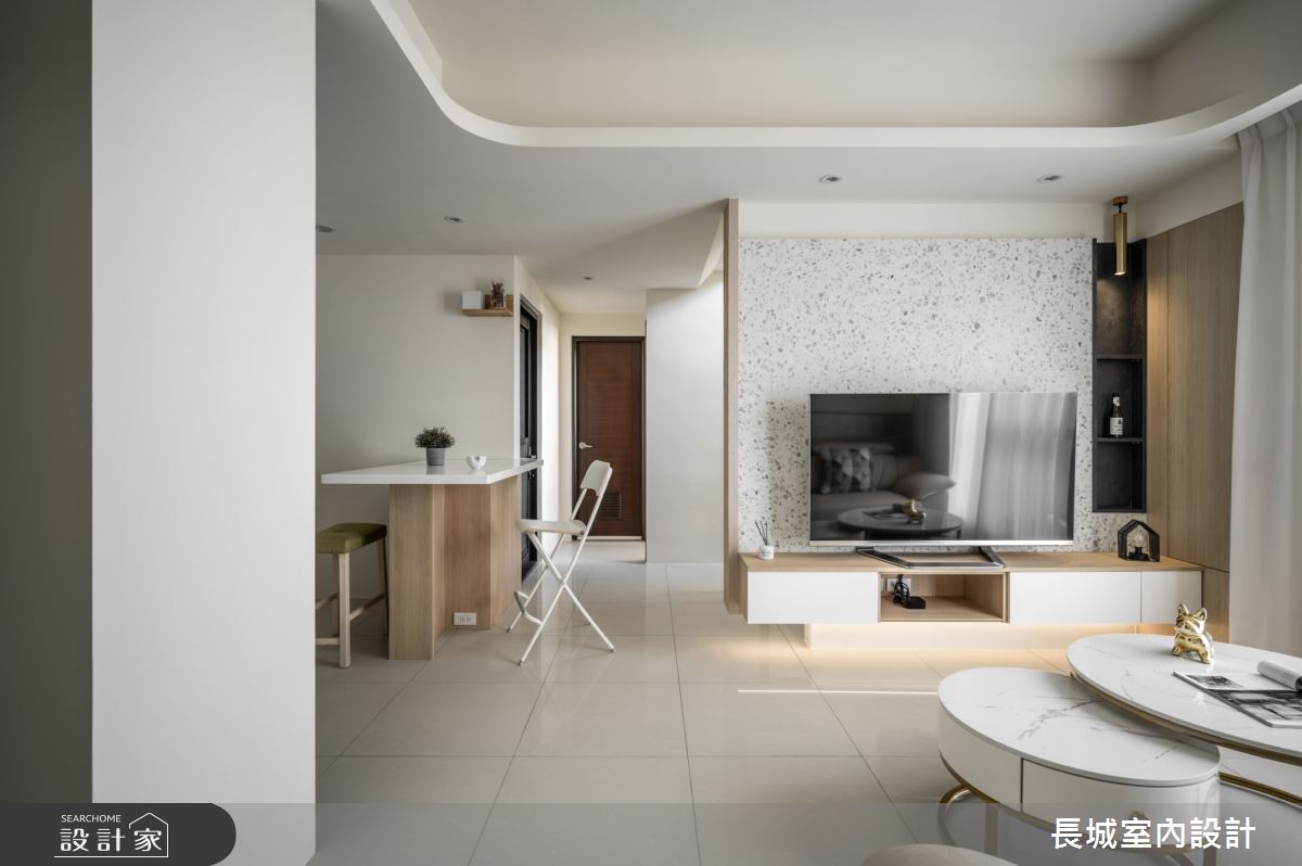打造一家三口最舒適北歐風樓中樓！雙面收納櫃、中島吧檯與弧形設計，放...