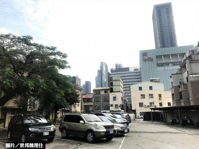 台中大遠百精華地 理仁6.22億得標