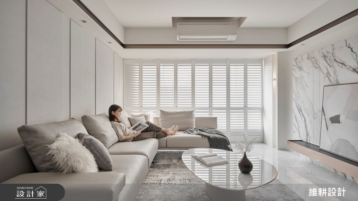 讓純白美式風告別中古屋！明亮光感、海量收納，打造一家四口透天別墅