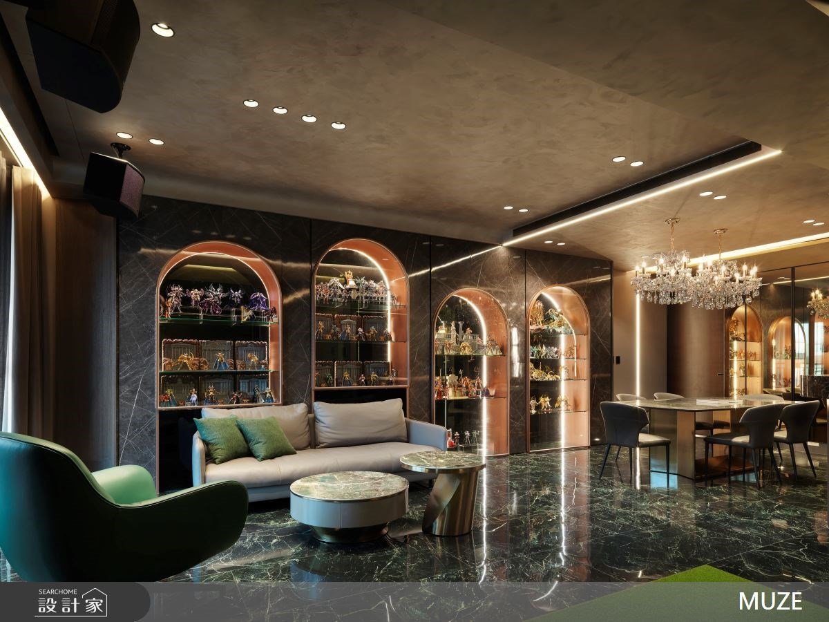 深黑低彩度的現代輕奢風！跳色帶出時尚感，更結合高爾夫球區、中島設計