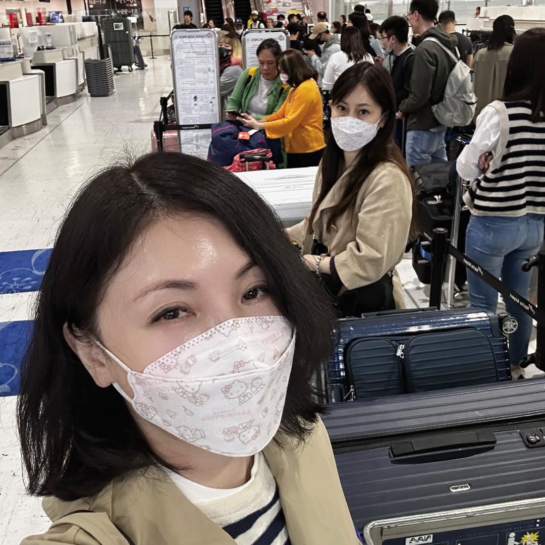 何如芸為妹慶生藏洋蔥！自曝婚變沒錢打官司 妹秒將房抵押請律師