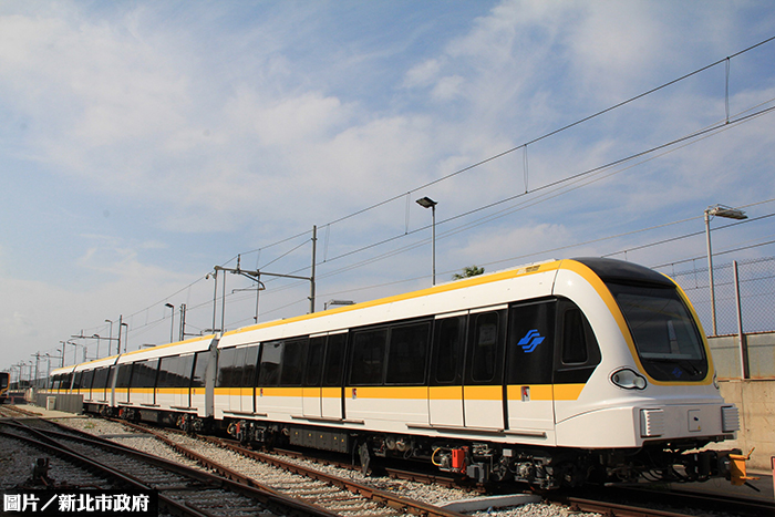 新北環狀線原型車亮相！　11月底前抵台！
