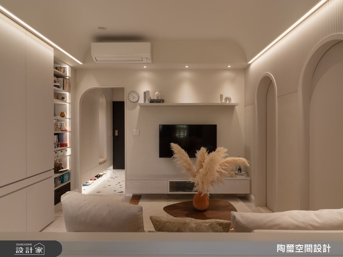 優雅女性最愛的燕麥色雜誌美宅！卡座式餐椅+海量收納，讓小宅坪數秒增