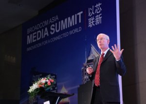 博通總裁細述下嫁安華高內幕　摩爾定律失效，半導體業大者恆大態勢明確