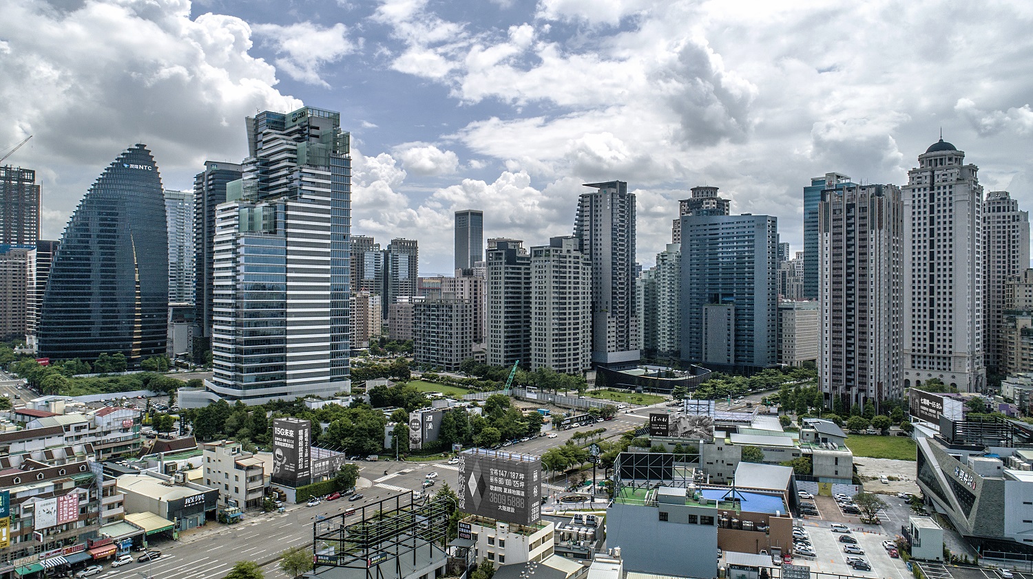 北單元二 綠色曼哈頓 公益路富人聚落 繁華與綠海同步