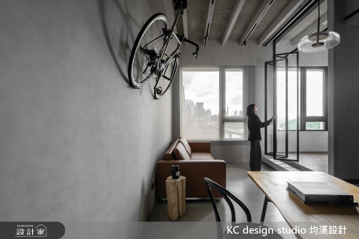 14坪預售屋突破格局框架，開放式餐廚與充足採光擁2房實現展示腳踏車、樂...