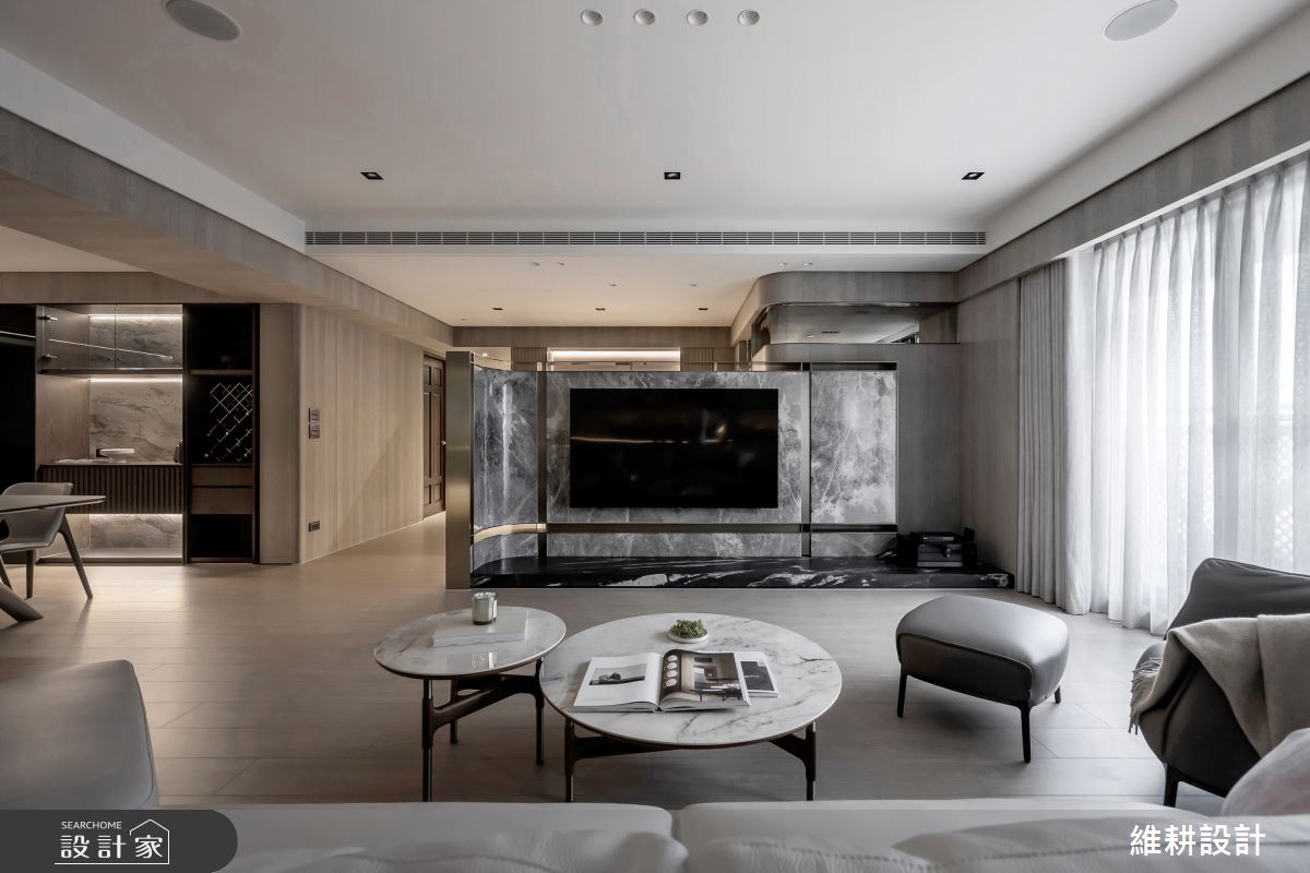 揉合現代與輕奢風尚宅！半高石材延展寬敞尺度，鍍鈦妝點新穎美學