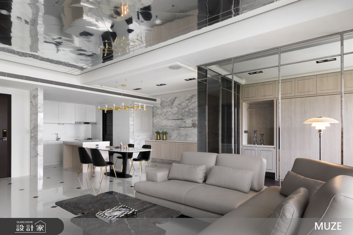 玻璃屋X雲彩電視牆X鏡面天花 交織一片純淨透亮現代風