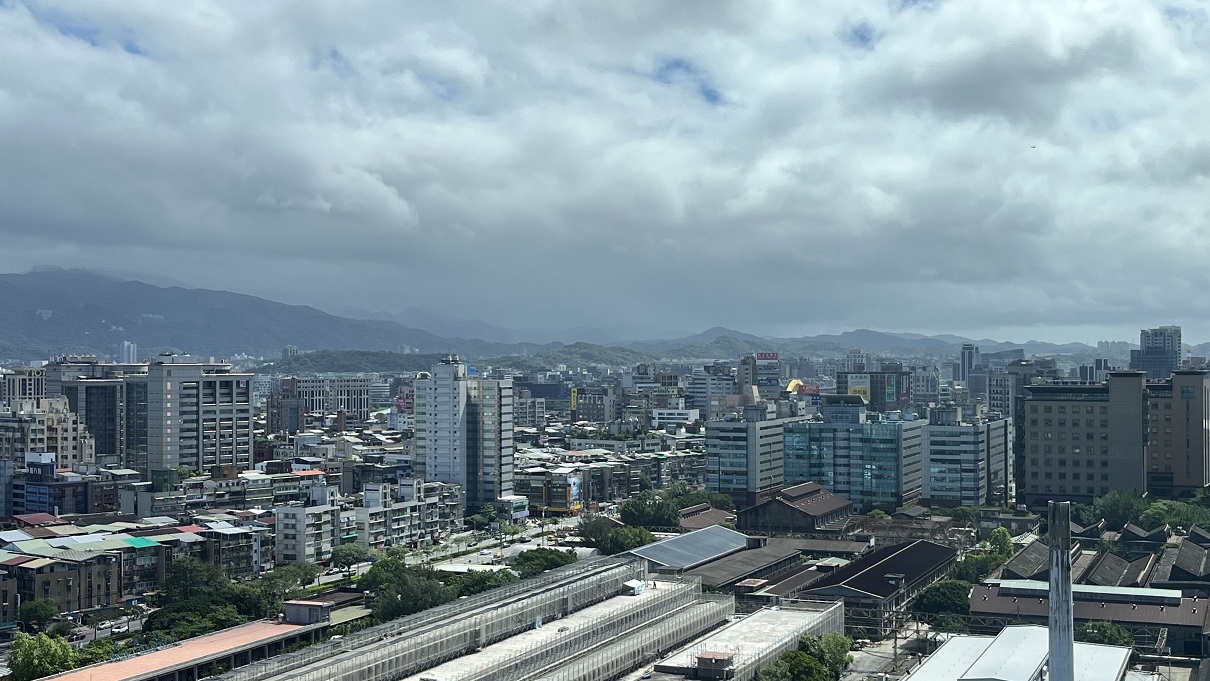 胡偉良／人口老了又不生子 新房卻年增10萬戶 未來恐沒人買？