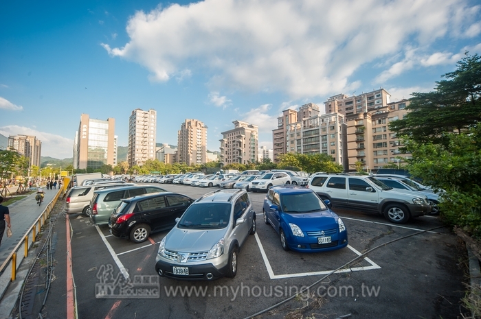 北市D3街廓土地3拍 2／22登場