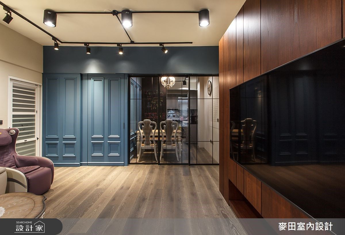 人字拼、拱門帶進 29 坪三代同堂別墅！開啟寵物美容師與三位毛孩的英式...