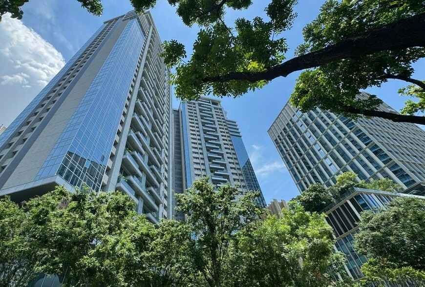 【皇翔建設百億都更案】14.6億購入板橋2166坪土地 信義豪宅8.44億售出