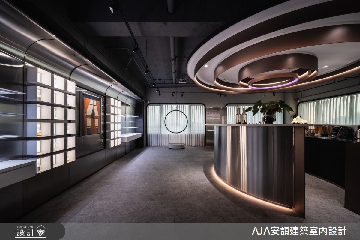 從渦流天花眺望城市天際！高空景觀 VIP 咖啡招待所，融入前衛實驗美感體...