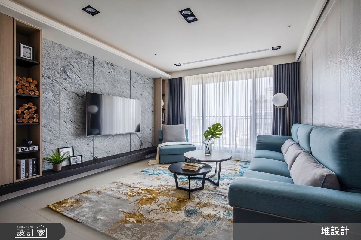 原木輕淺色還空間本質，獨特玄關設計兼顧風水保有隱私