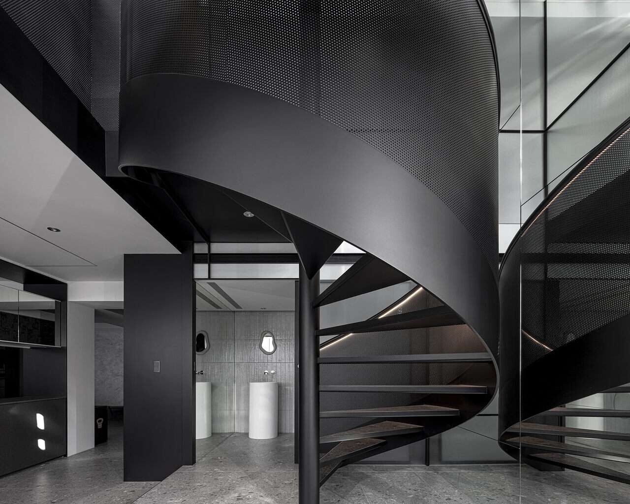 宇藝設計：光的軌跡 時間的樓梯 老屋新生後的現代企業風景