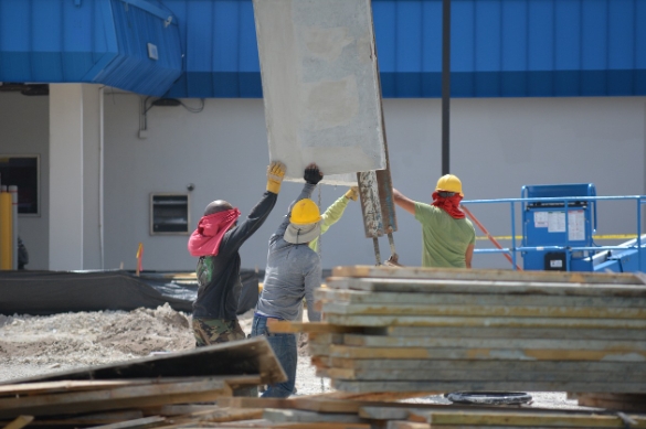 全都賣掛了！大小建案都滯銷 專家洩「降價出清」關鍵時機