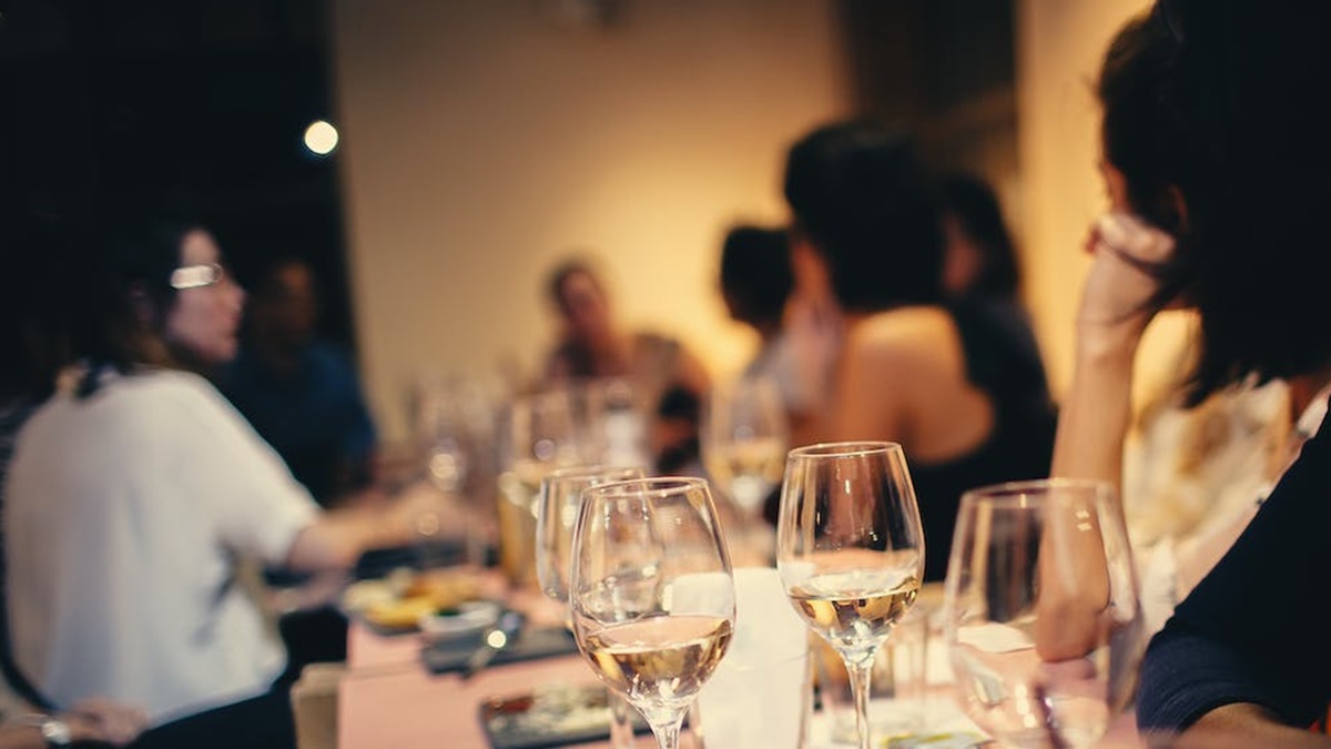 買房辦喬遷派對！卻遭友狂酸「有錢真好」她心累嘆：交友要慎選