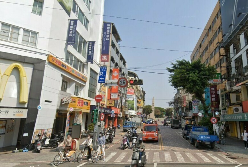 逢甲商圈爆倒店潮！20間店面空租 住宅卻衝破40萬天價 專家揭『商圈震盪...