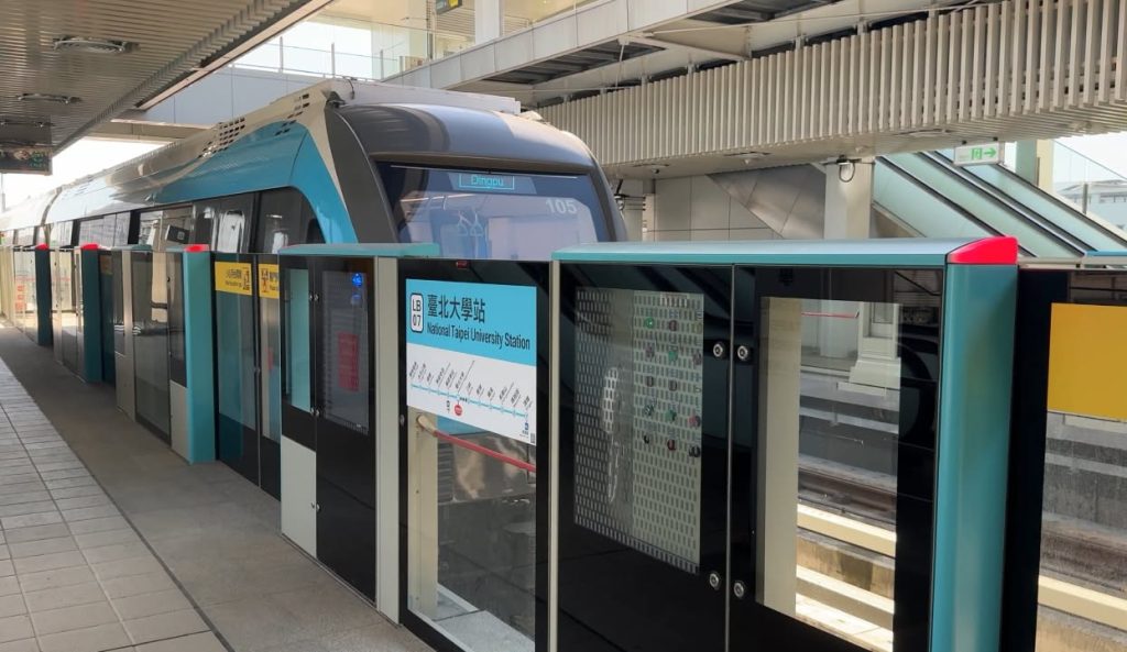 捷運進站煞車能「發電」！三鶯線84公噸列車藏玄機　冷氣、照明都能用
