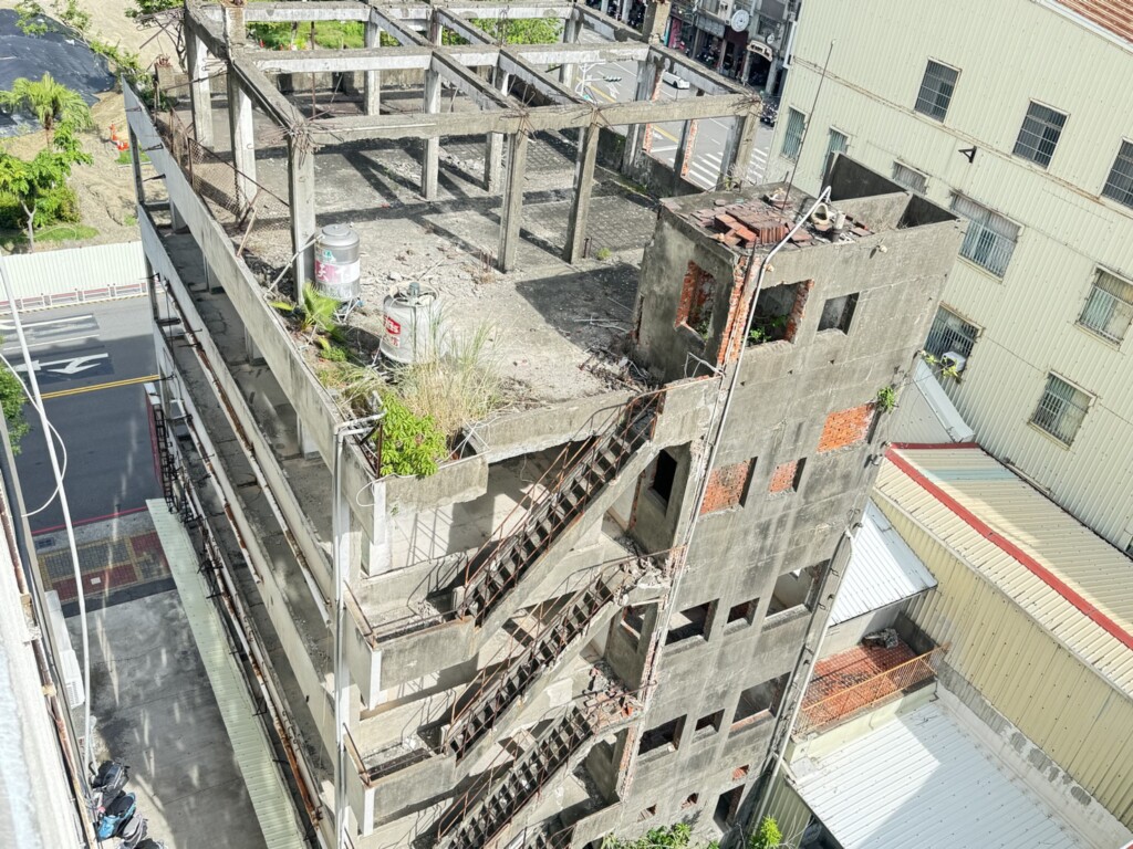 在地人怨鹽埕危樓如定時炸彈！ 籲即刻拆除避免憾事