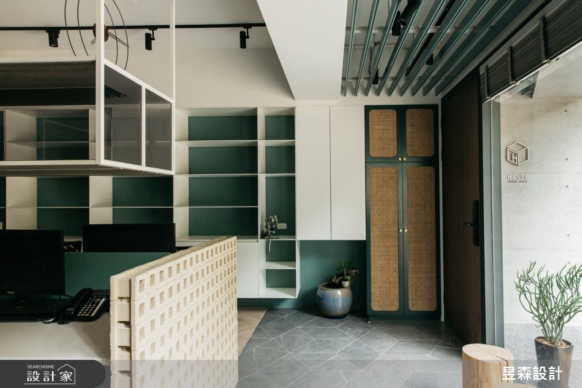 礦物塗料與長虹玻璃拉門，讓 42 年老屋重燃新生命