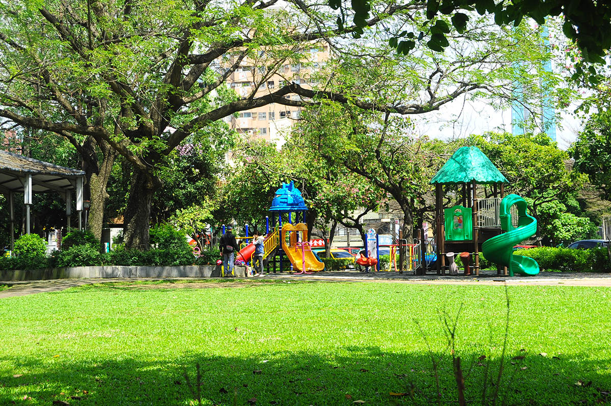 住在森林裡的家 | 綠色容積 台中宜居建築 綠勢力介入 都市叢林變花園 