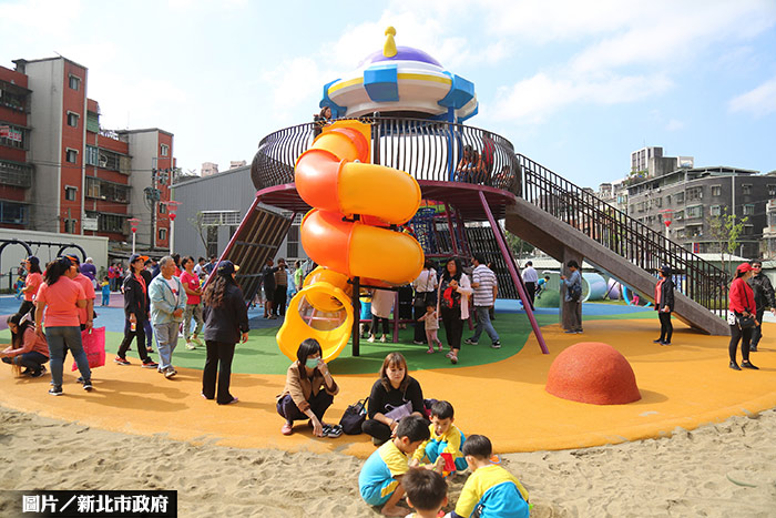樹林東昇公園啟用 星際探險為主題