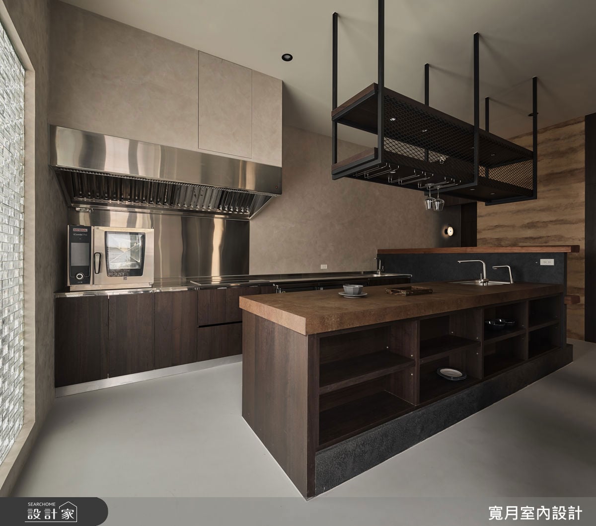 以自然肌理與沉穩質材打造兼具機能與氛圍的 19 坪侘寂日常