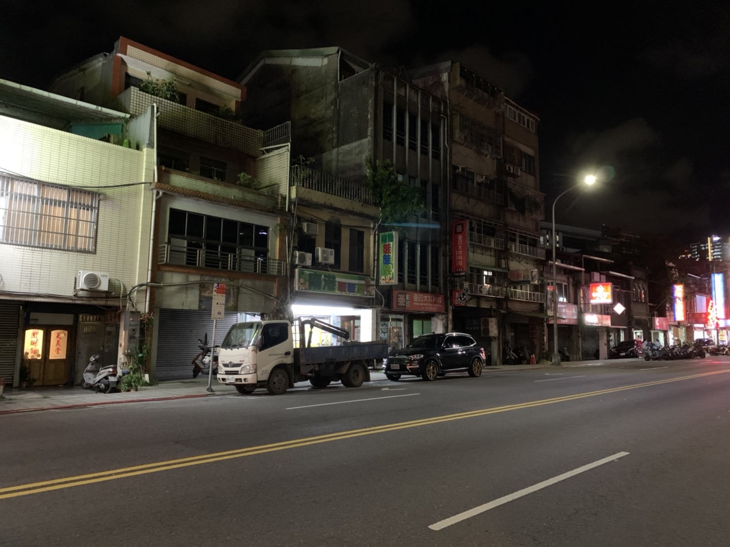 軌道加持也沒用？南港這條街「夜幕下一片黑」店家嘆：接連漲租沒法活