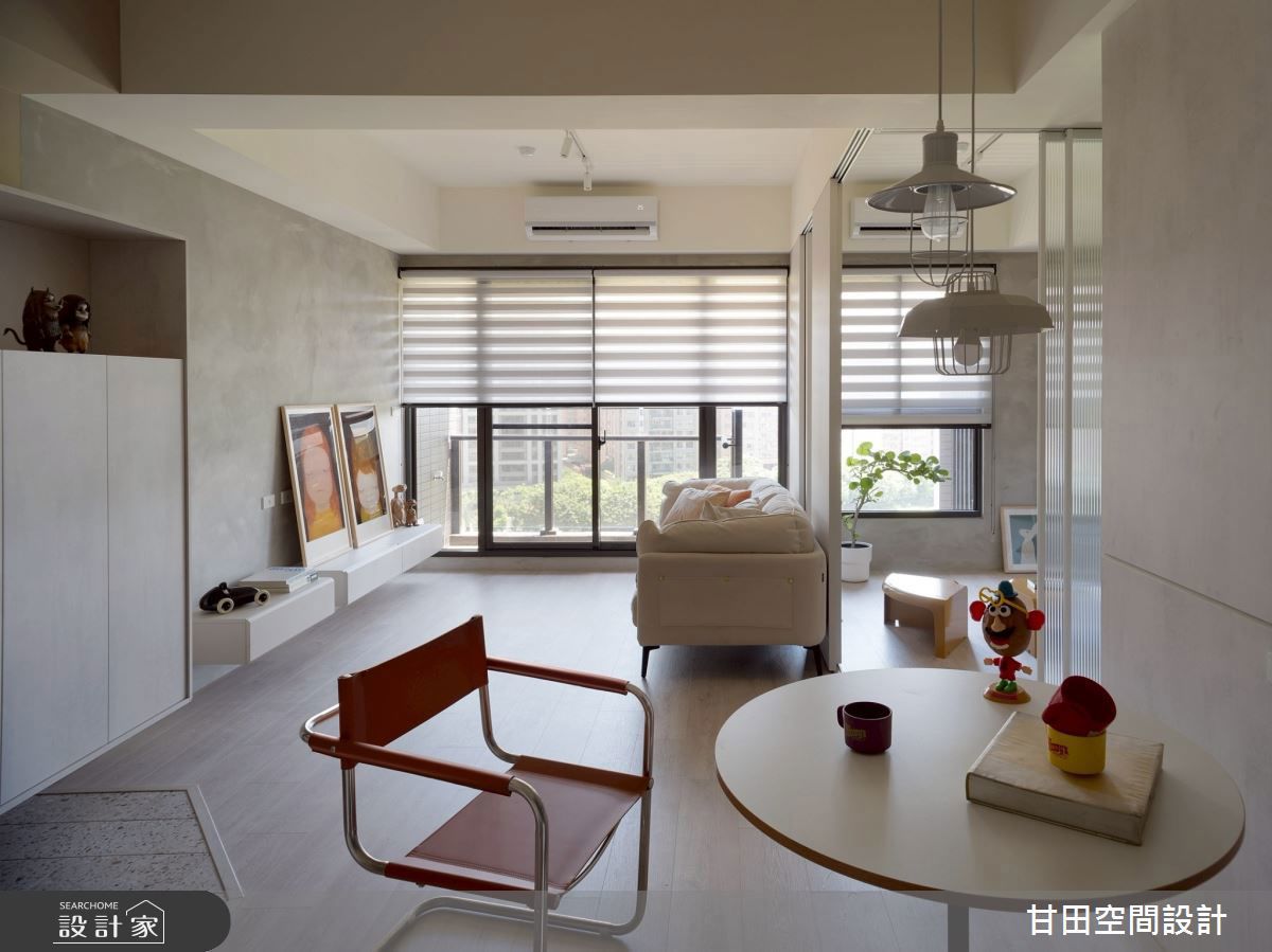 拆除一牆打破隔間束縛！25坪單身宅以移動式傢俱Ｘ彈性隔間化身專屬玩具箱