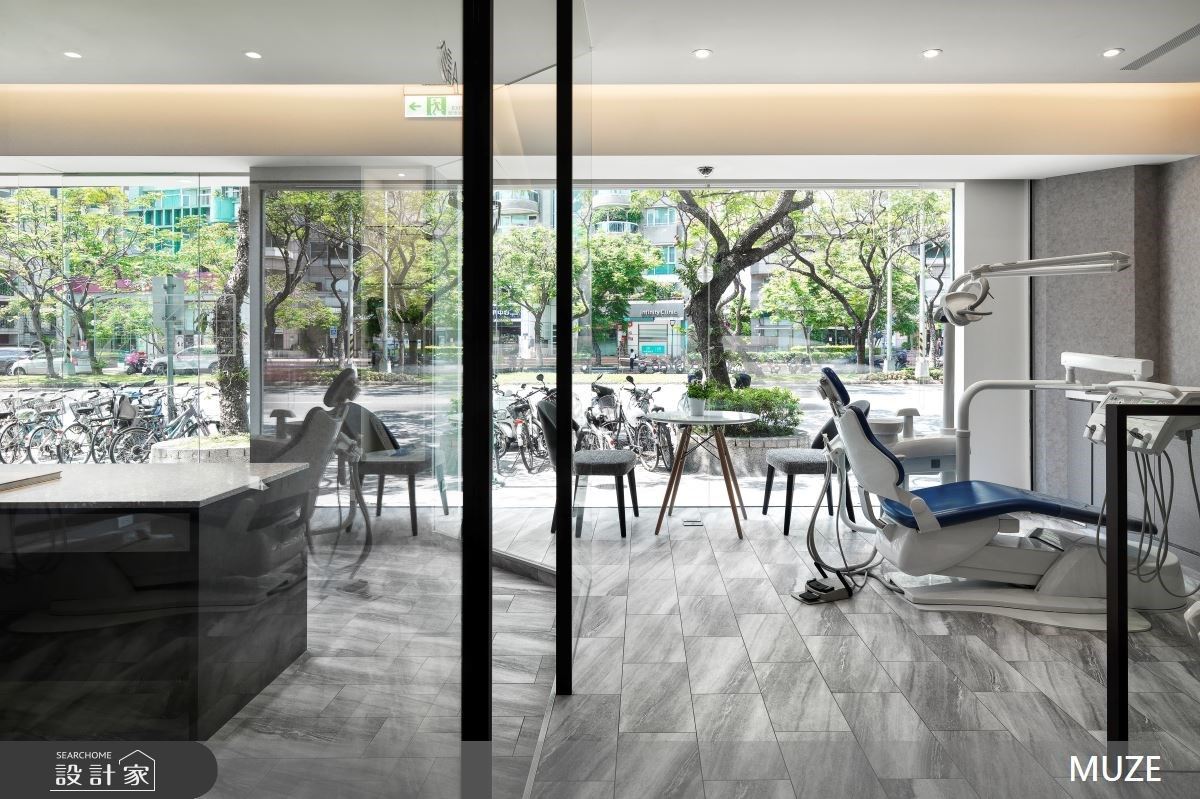 攬盡綠意！30坪老屋藉由通透格局也能打造明亮安心的牙醫診所